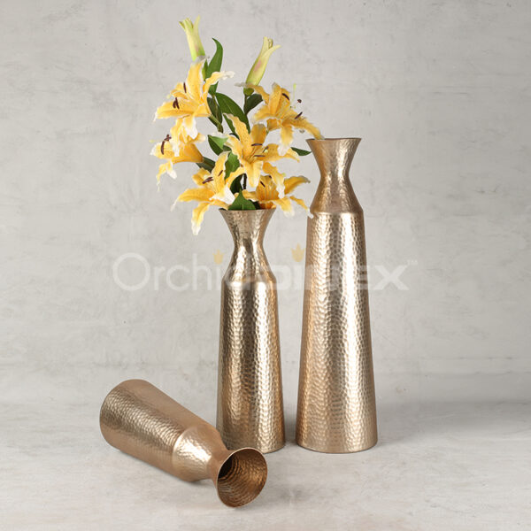 taper neck vase